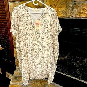 NWT Womens Dress (White and Tan)